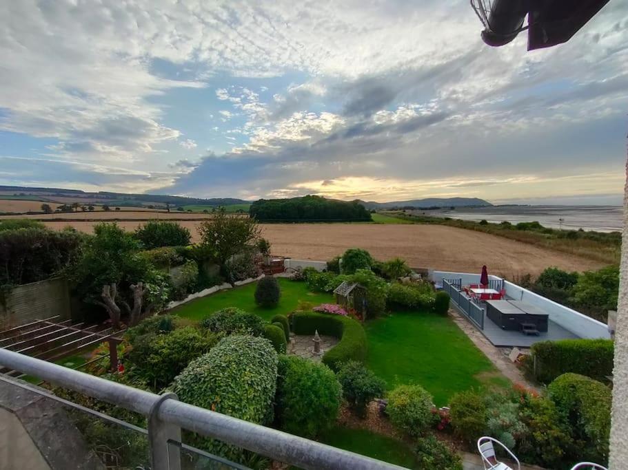 Blue Anchor House - Seaview, Hot Tub Apartments 外观 照片