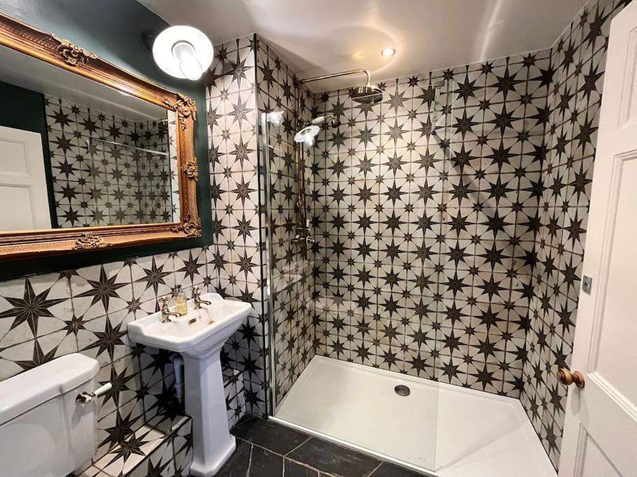 Blue Anchor House - Seaview, Hot Tub Apartments 外观 照片