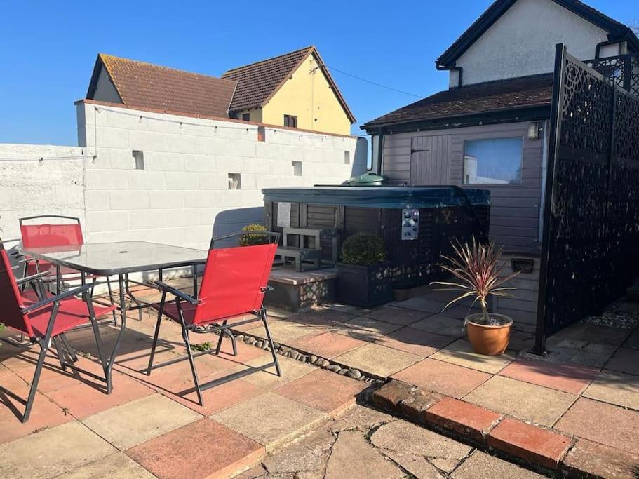 Blue Anchor House - Seaview, Hot Tub Apartments 外观 照片