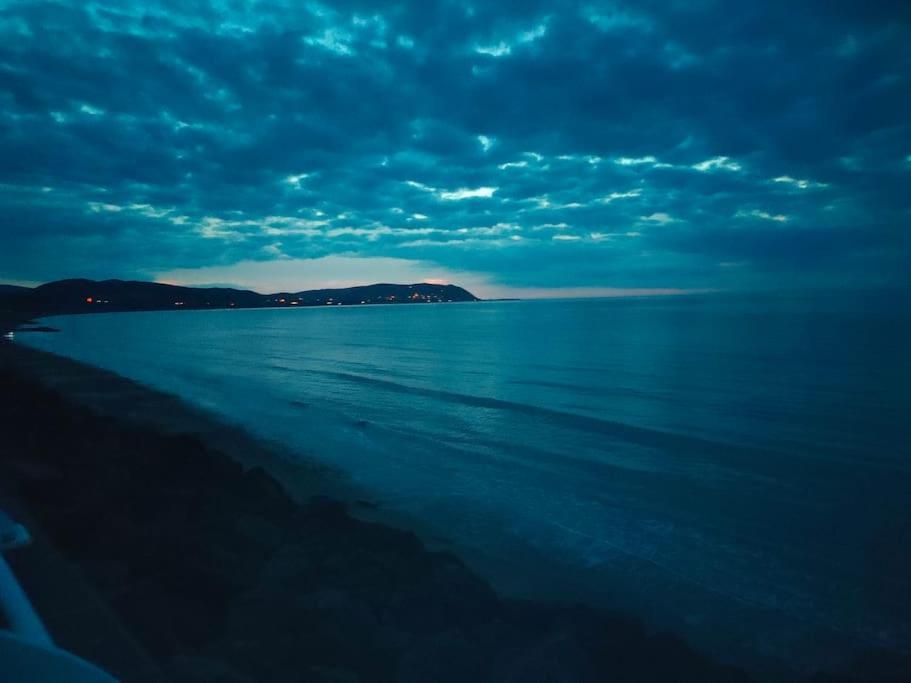 Blue Anchor House - Seaview, Hot Tub Apartments 外观 照片