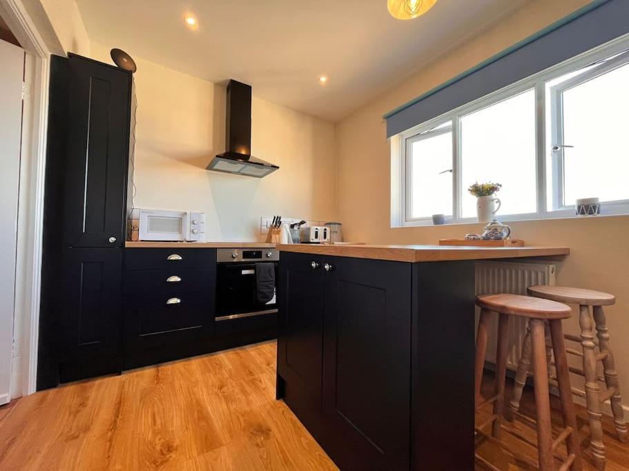 Blue Anchor House - Seaview, Hot Tub Apartments 外观 照片