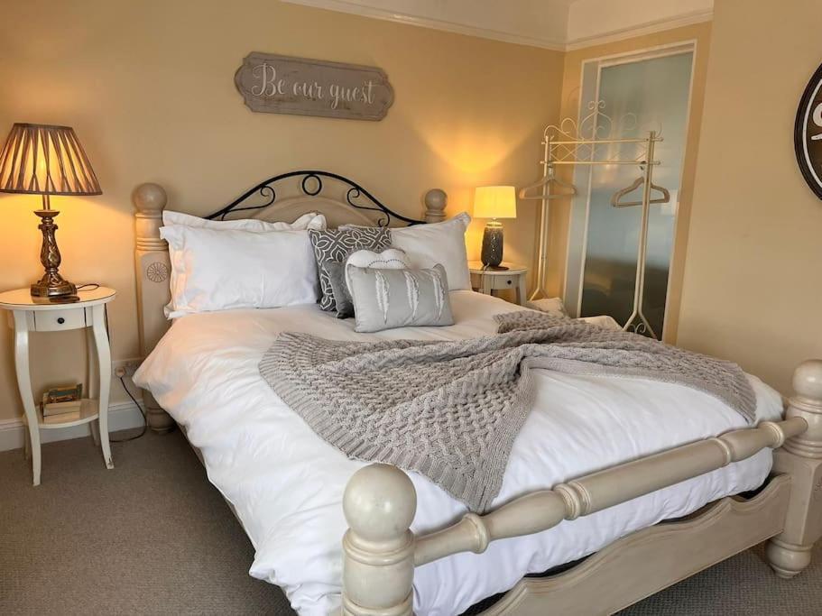 Blue Anchor House - Seaview, Hot Tub Apartments 外观 照片