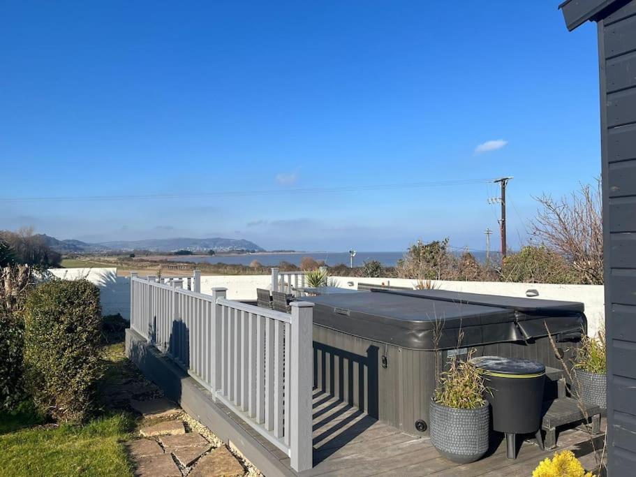 Blue Anchor House - Seaview, Hot Tub Apartments 外观 照片