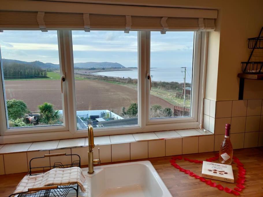 Blue Anchor House - Seaview, Hot Tub Apartments 外观 照片