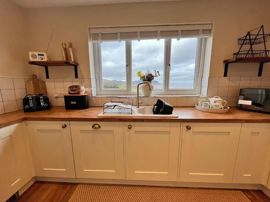 Blue Anchor House - Seaview, Hot Tub Apartments 外观 照片
