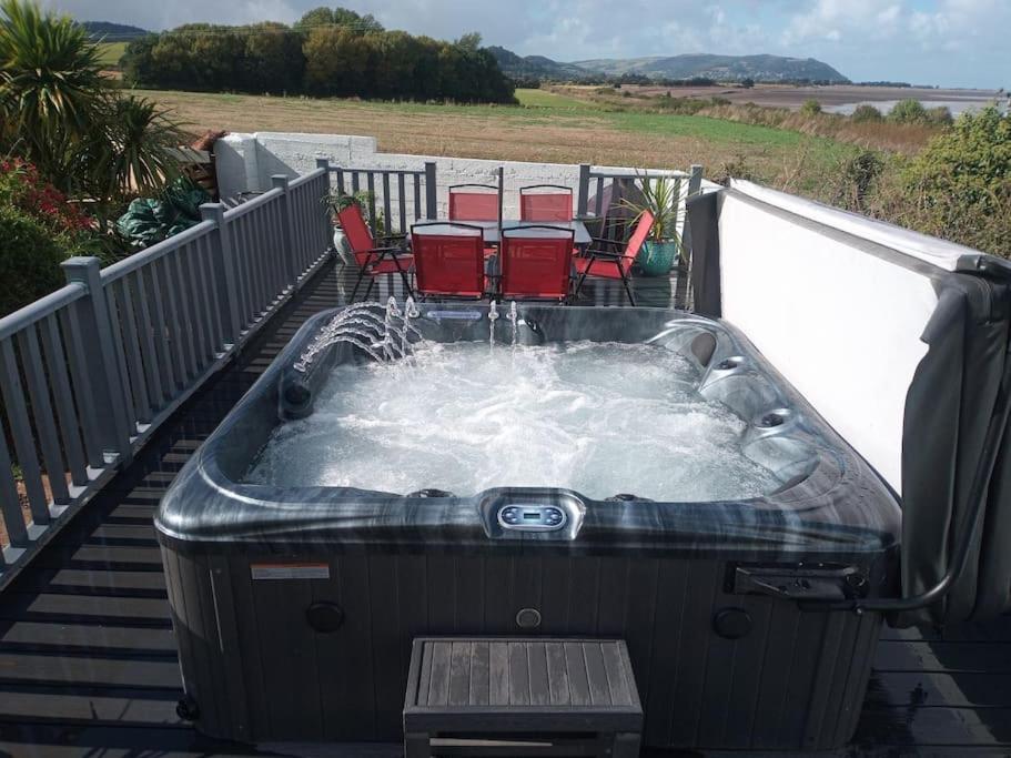 Blue Anchor House - Seaview, Hot Tub Apartments 外观 照片