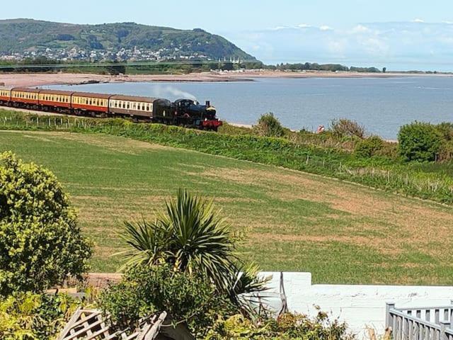 Blue Anchor House - Seaview, Hot Tub Apartments 外观 照片